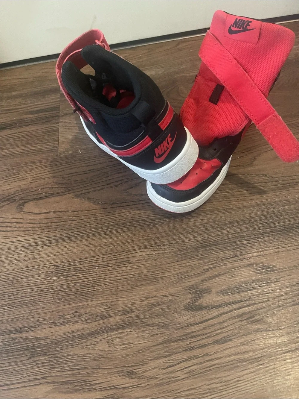 Nike Kids High-Top Sneakers in Red and Black - Picture 3 of 4